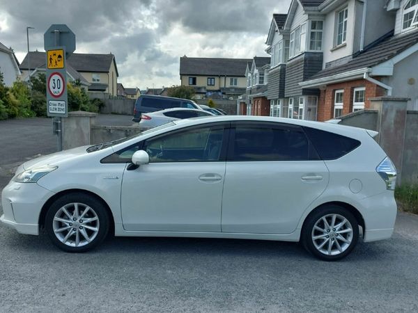 Toyota Prius MPV, Petrol Hybrid, 2013, White
