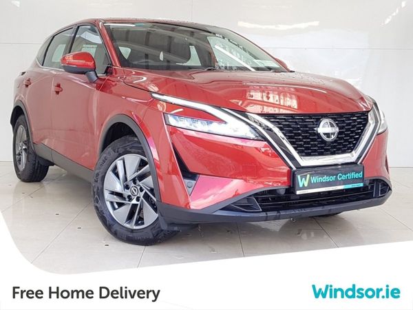 Nissan Qashqai MPV, Petrol, 2022, Red
