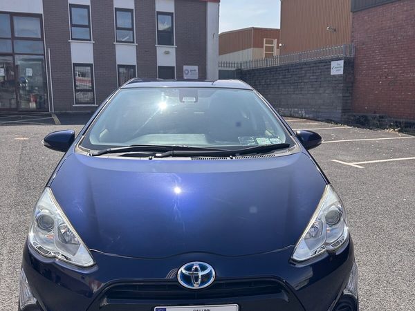 Toyota Aqua Hatchback, Petrol Hybrid, 2017, Blue