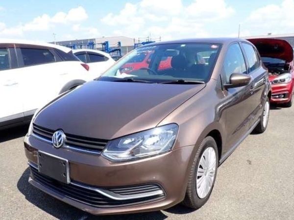 Volkswagen Polo Hatchback, Petrol, 2015, Brown