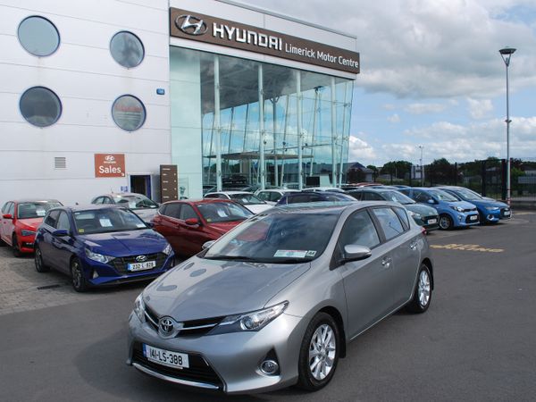 Toyota Auris MPV, Petrol, 2014, Grey