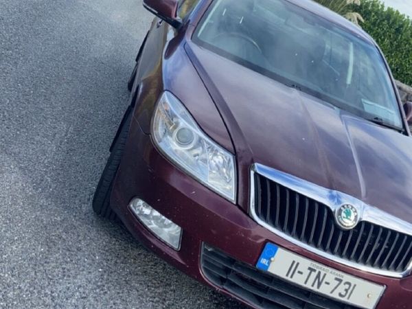Skoda Octavia Saloon, Diesel, 2011, Red