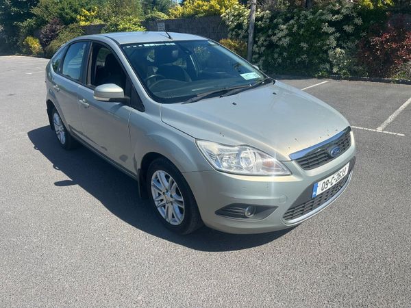 Ford Focus Hatchback, Diesel, 2009, Gold