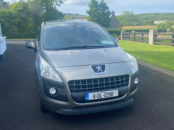 Peugeot 3008 MPV, Diesel, 2011, Grey