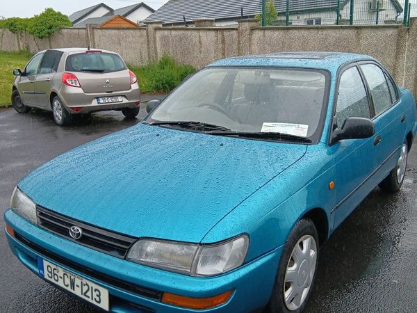 Toyota Corolla Saloon, Petrol, 1996, Green