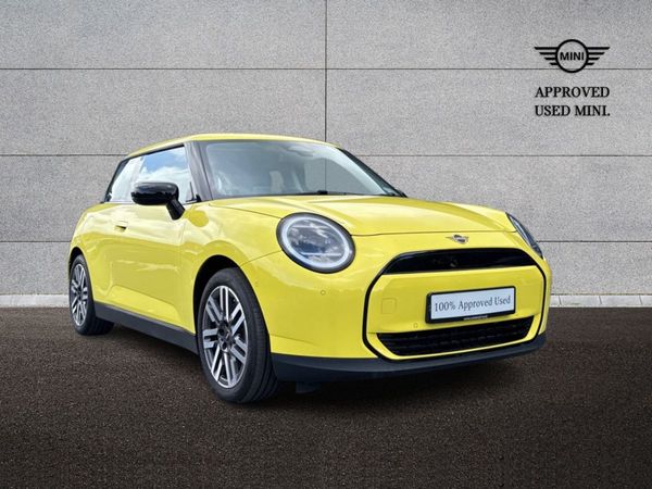 Mini Cooper Hatchback, Electric, 2025, Yellow