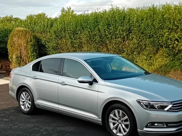 Volkswagen Passat Saloon, Diesel, 2017, Grey