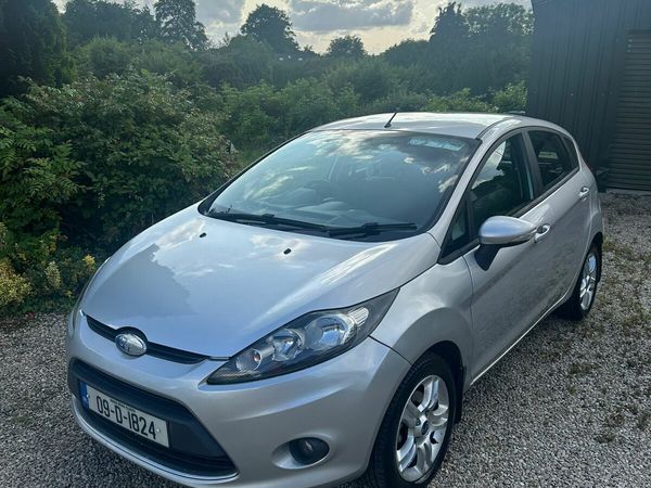 Ford Fiesta Hatchback, Petrol, 2009, Silver