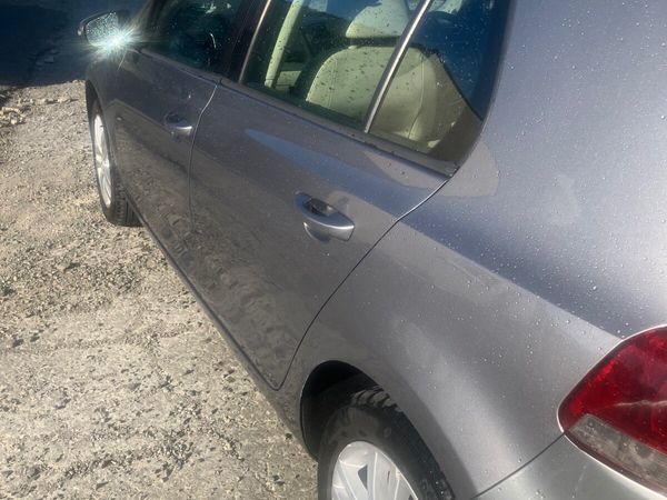 Volkswagen Golf Hatchback, Diesel, 2010, Grey