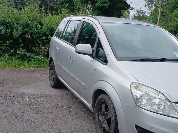 Vauxhall Zafira MPV, Diesel, 2010, Silver