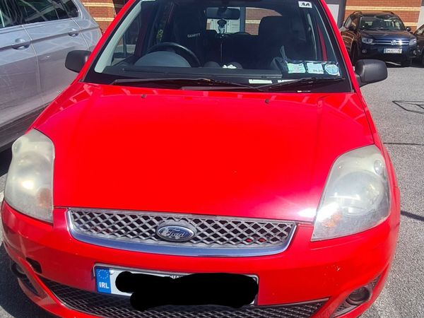 Ford Fiesta Hatchback, Petrol, 2006, Red