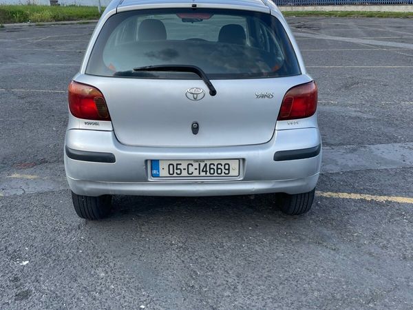 Toyota Yaris Hatchback, Petrol, 2005, Silver