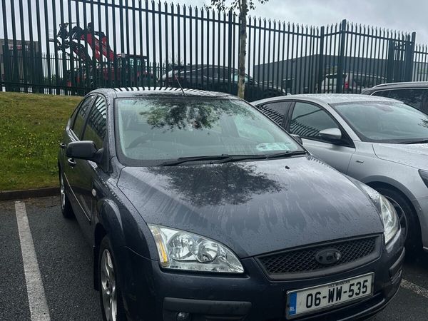 Ford Focus Hatchback, Petrol, 2006, Grey