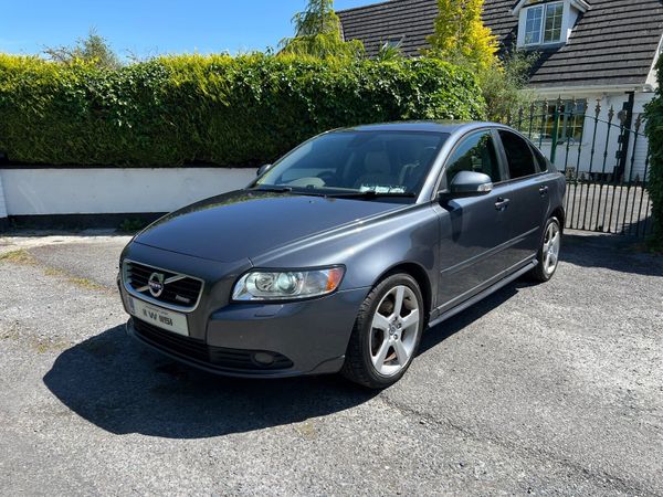 Volvo S40 Saloon, Diesel, 2011, Grey