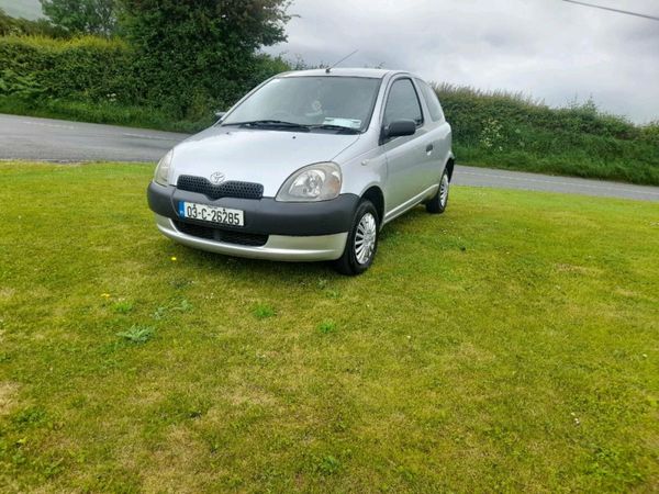 Toyota Yaris Hatchback, Petrol, 2003, Silver