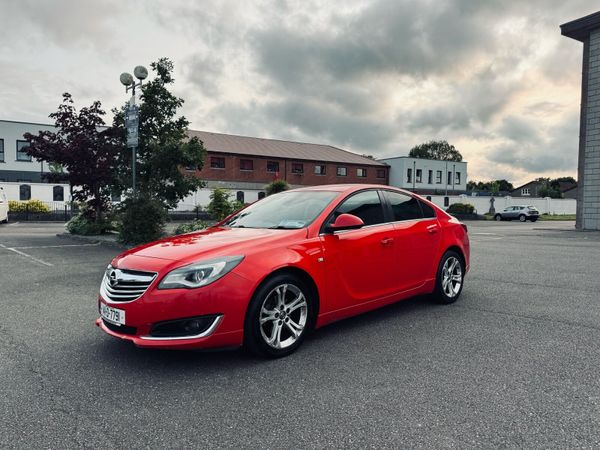 Opel Insignia Hatchback, Diesel, 2014, Red