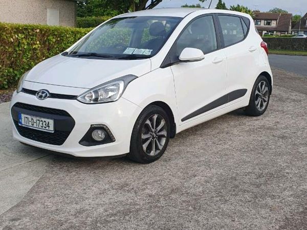 Hyundai i10 Hatchback, Petrol, 2017, White