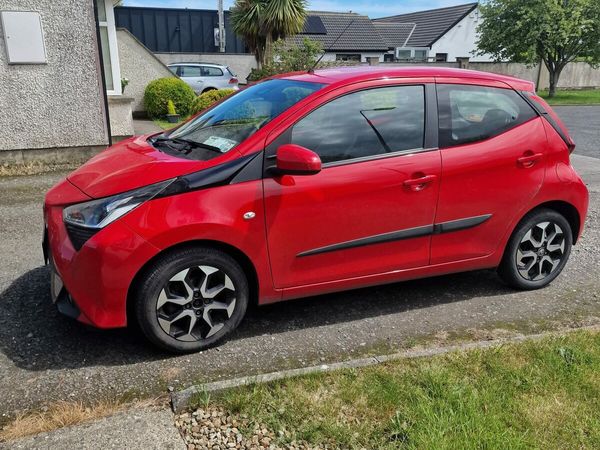 Toyota Aygo Hatchback, Petrol, 2021, Red