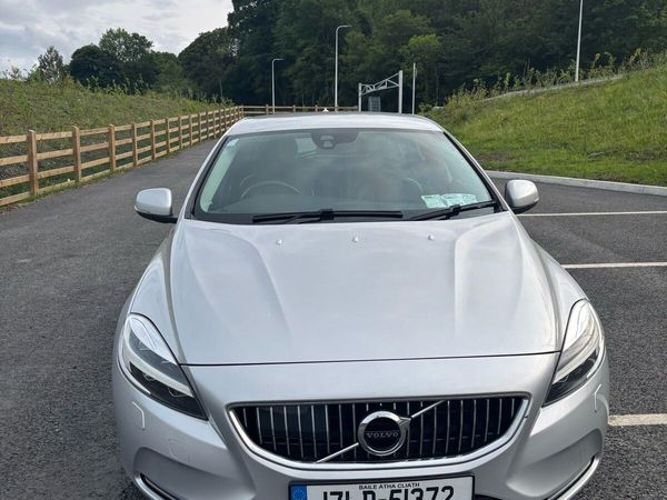 Volvo V40 Hatchback, Diesel, 2017, Silver