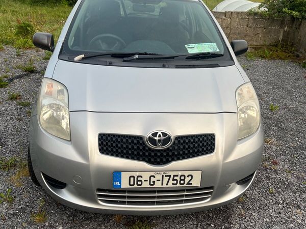Toyota Yaris Hatchback, Petrol, 2006, Silver