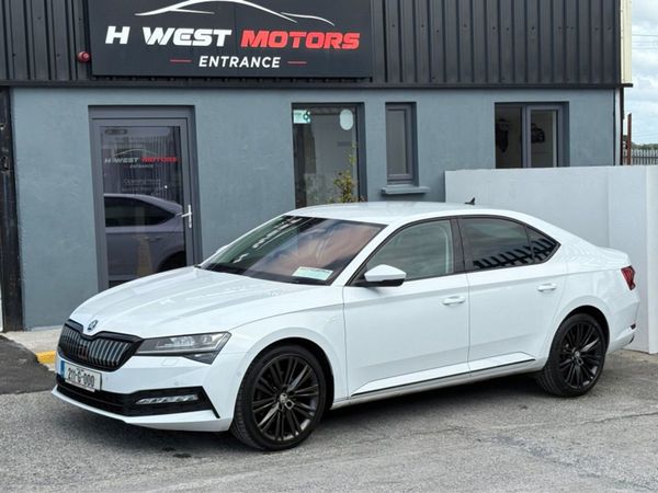 Skoda Superb Hatchback, Hybrid, 2021, White