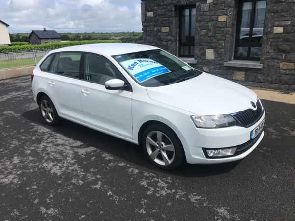 Skoda Rapid Hatchback, Petrol, 2016, White