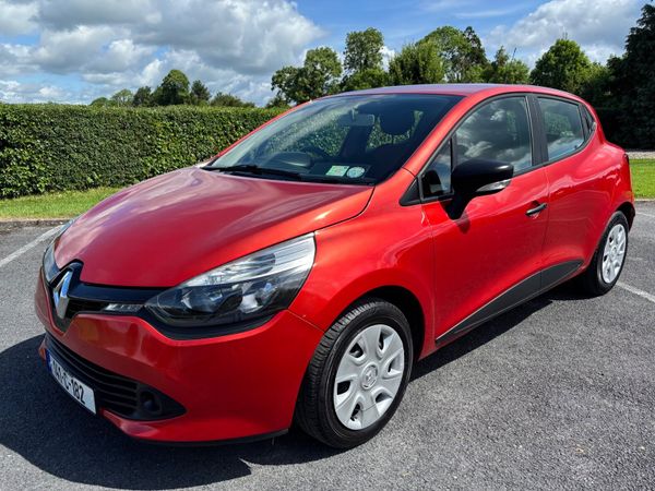 Renault Clio Hatchback, Petrol, 2014, Red