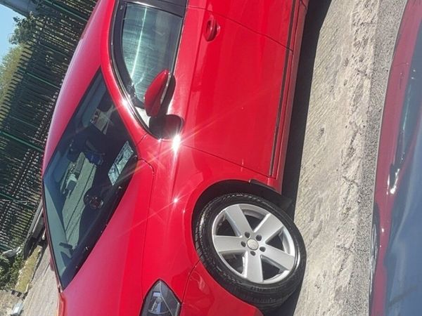 Volkswagen Passat Saloon, Diesel, 2013, Red