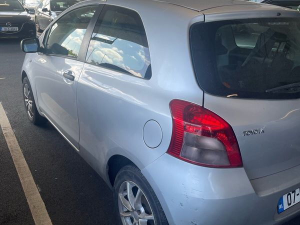 Toyota Yaris Hatchback, Petrol, 2007, Silver