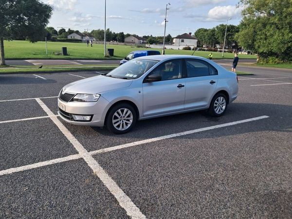 Skoda Rapid Saloon, Petrol, 2014, Silver