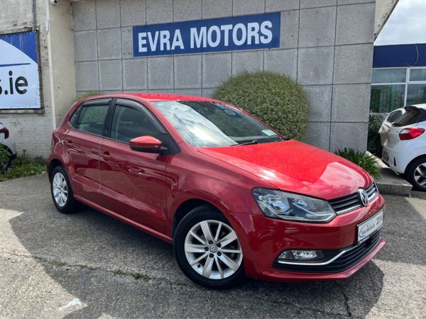 Volkswagen Polo Hatchback, Petrol, 2014, Burgundy