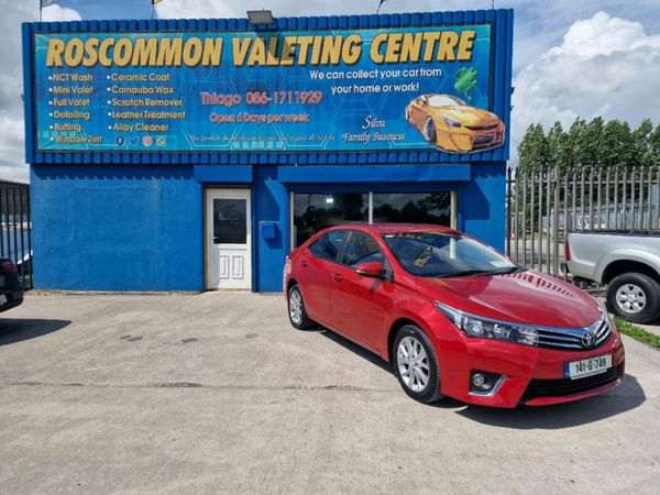 Toyota Corolla Saloon, Diesel, 2014, Red