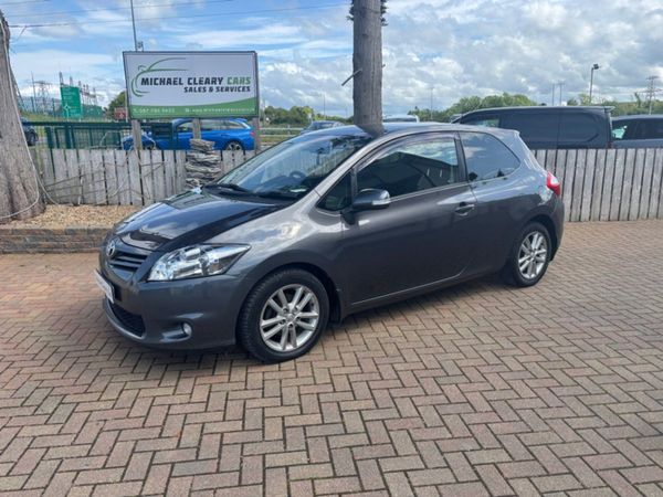 Toyota Auris Hatchback, Diesel, 2012, Grey