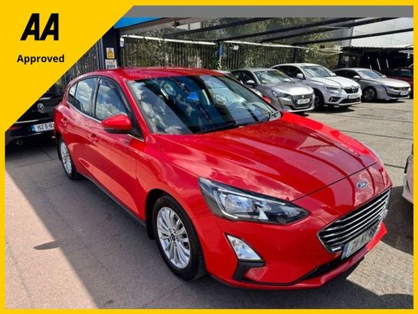 Ford Focus Hatchback, Diesel, 2021, Red
