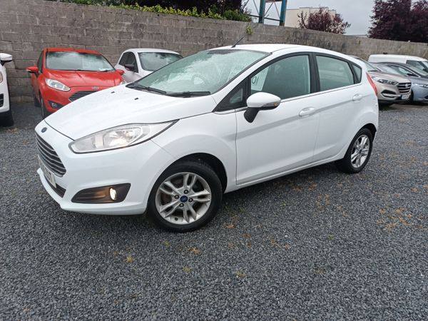Ford Fiesta Hatchback, Petrol, 2015, White