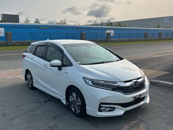 Honda Shuttle Estate, Petrol Hybrid, 2016, White