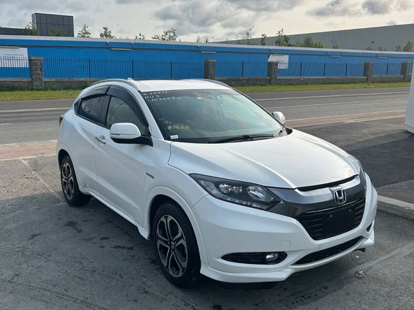 Honda Vezel SUV, Petrol Hybrid, 2014, White