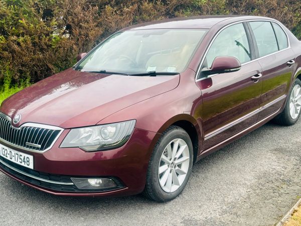 Skoda Superb Hatchback, Diesel, 2013, Red