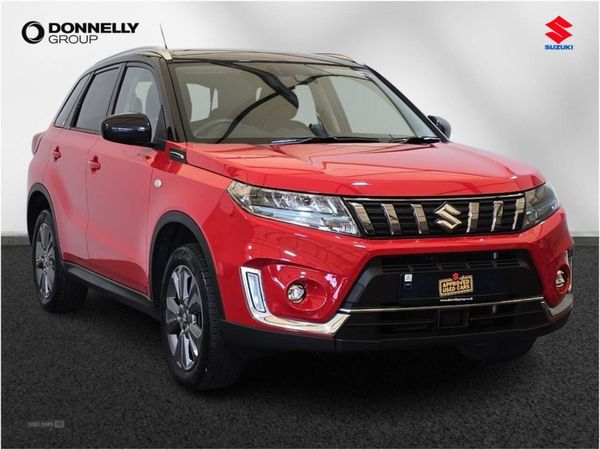 Suzuki Vitara , Hybrid, 2022, Red
