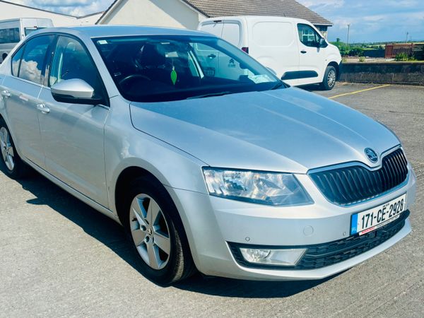 Skoda Octavia Hatchback, Diesel, 2017, Silver