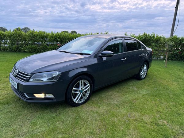 Volkswagen Passat Saloon, Diesel, 2011, Grey
