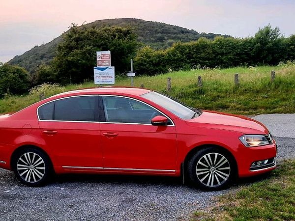 Volkswagen Passat Saloon, Diesel, 2012, Red
