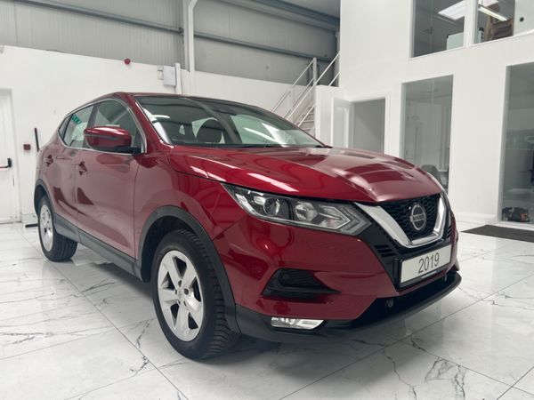 Nissan Qashqai SUV, Diesel, 2019, Red