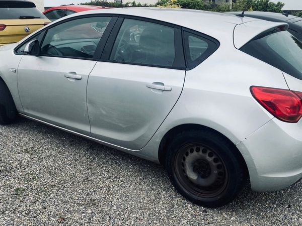 Opel Astra MPV, Diesel, 2012, Silver