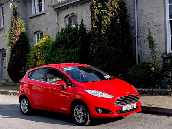 Ford Fiesta Hatchback, Petrol, 2013, Red