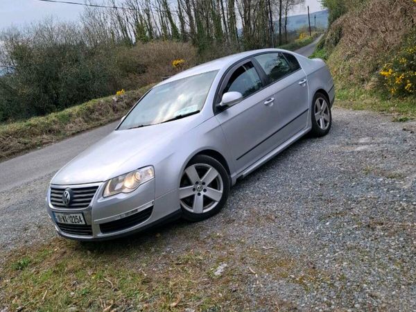 Volkswagen Passat Saloon, Diesel, 2010, Silver