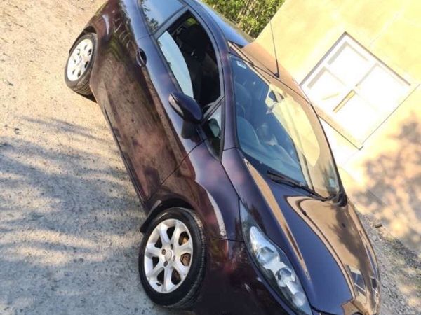 Ford Fiesta Hatchback, Diesel, 2009, Red