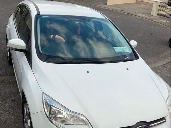 Ford Focus Hatchback, Diesel, 2012, White