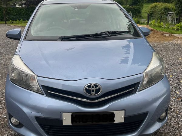 Toyota Yaris Hatchback, Petrol, 2014, Blue