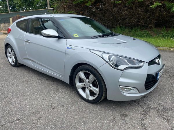 Hyundai Veloster Hatchback, Petrol, 2013, Silver